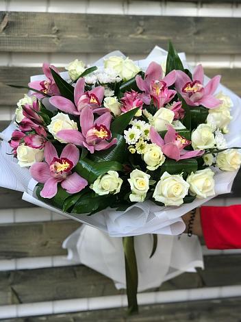 Букет цветов из: Розы и Хризантемы в Задонске