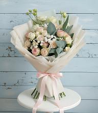 Букет цветов из:  Розы и Лизиантусы в Задонске