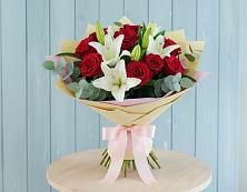 Букет цветов из:  Лилии и Розы в Задонске