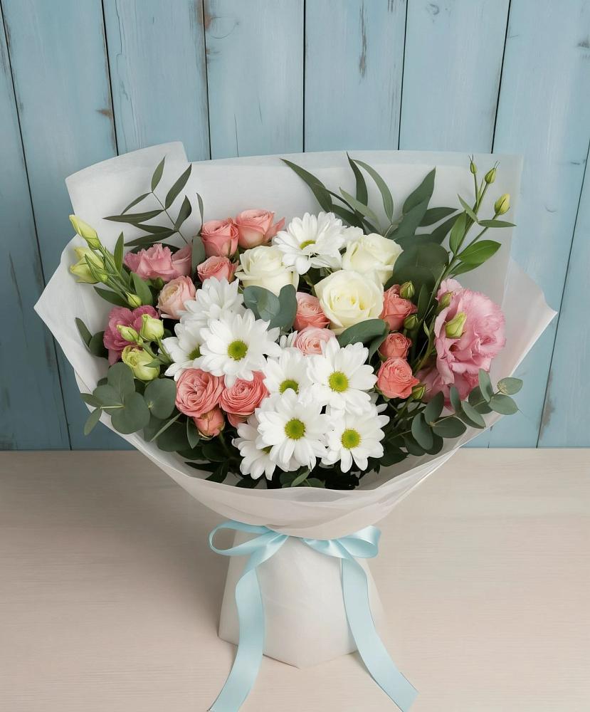 Букет цветов из: Розы, Лизиантусы и Хризантемы в Задонске