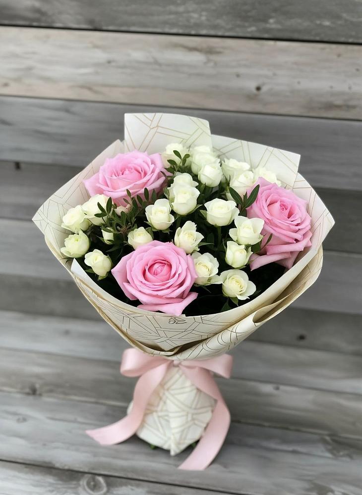 Букет цветов из: Розы в Задонске