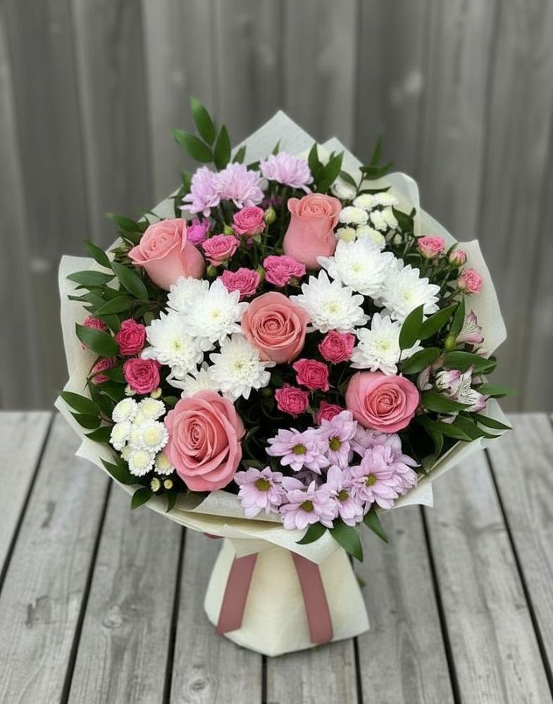 Букет цветов из: Альстромерии, Гвоздики, Розы и Хризантемы в Задонске
