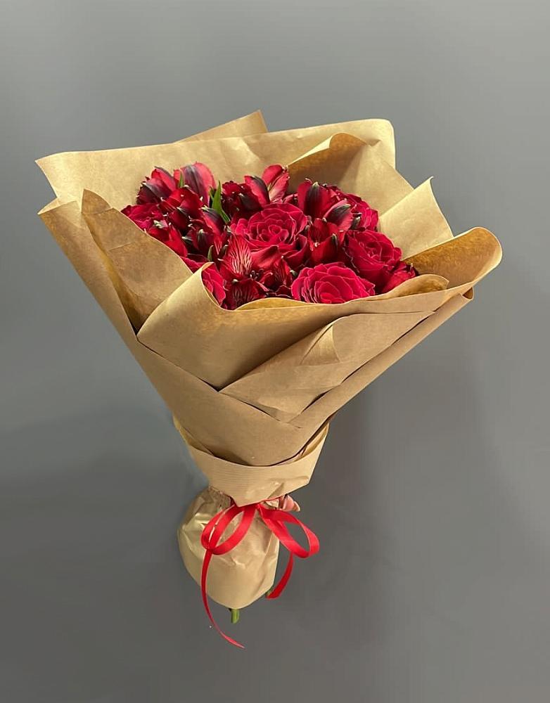 Букет цветов из: Альстромерии и Розы в Задонске