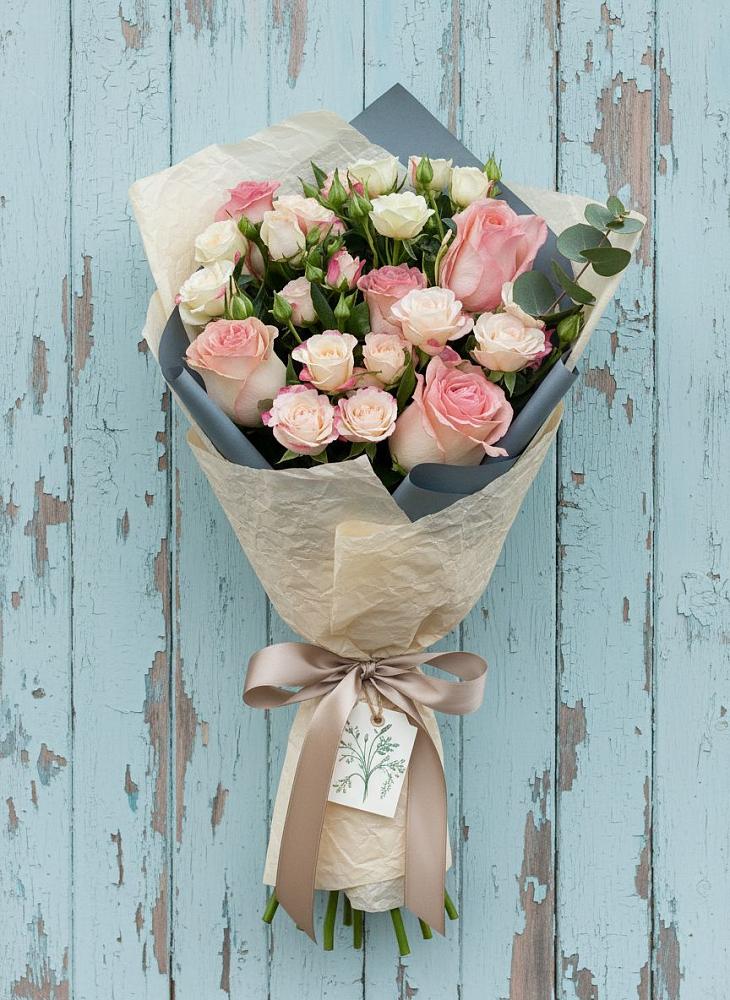 Букет цветов из: Розы в Задонске