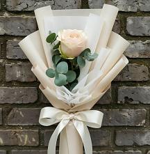 Букет цветов из:  Розы в Задонске