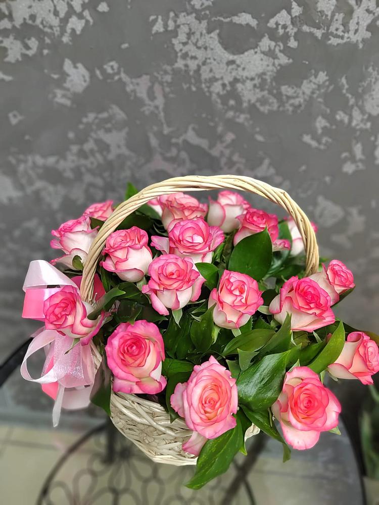 Цветочная композиция из Розы в корзине в Задонске