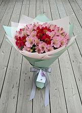 Букет цветов из:  Альстромерии #REPLACE_PRED# Задонске