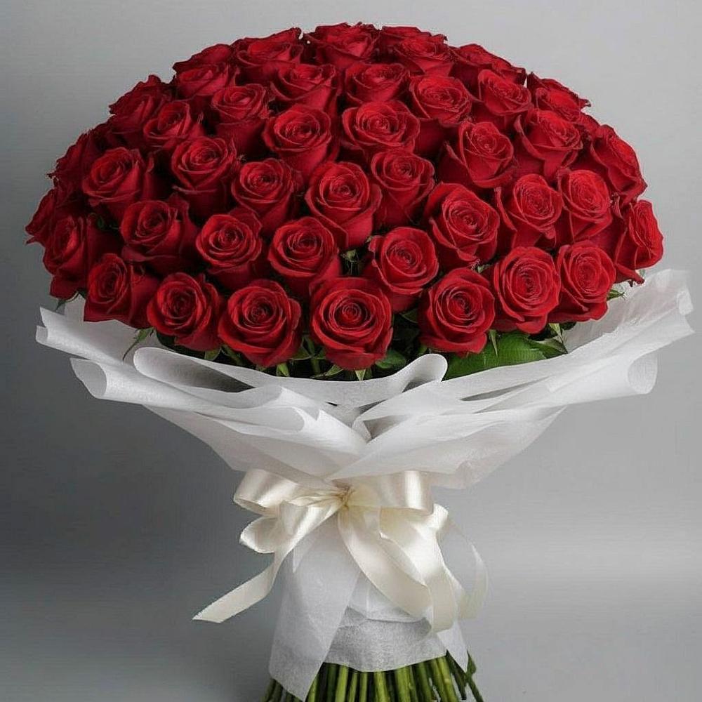 Букет 101 Красная роза Блэк Мэджик в Задонске