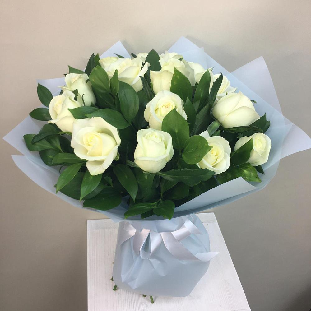 Букет 15 Белых роз Проуд в Задонске
