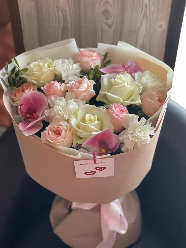 Букет цветов из: Орхидеи, Розы и Гвоздики в Задонске