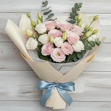 Букет цветов из:  Лизиантусы в Задонске