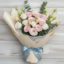 Букет цветов из:  Лизиантусы в Задонске