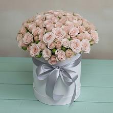 Цветочная композиция из Розы в шляпной коробке в Задонске