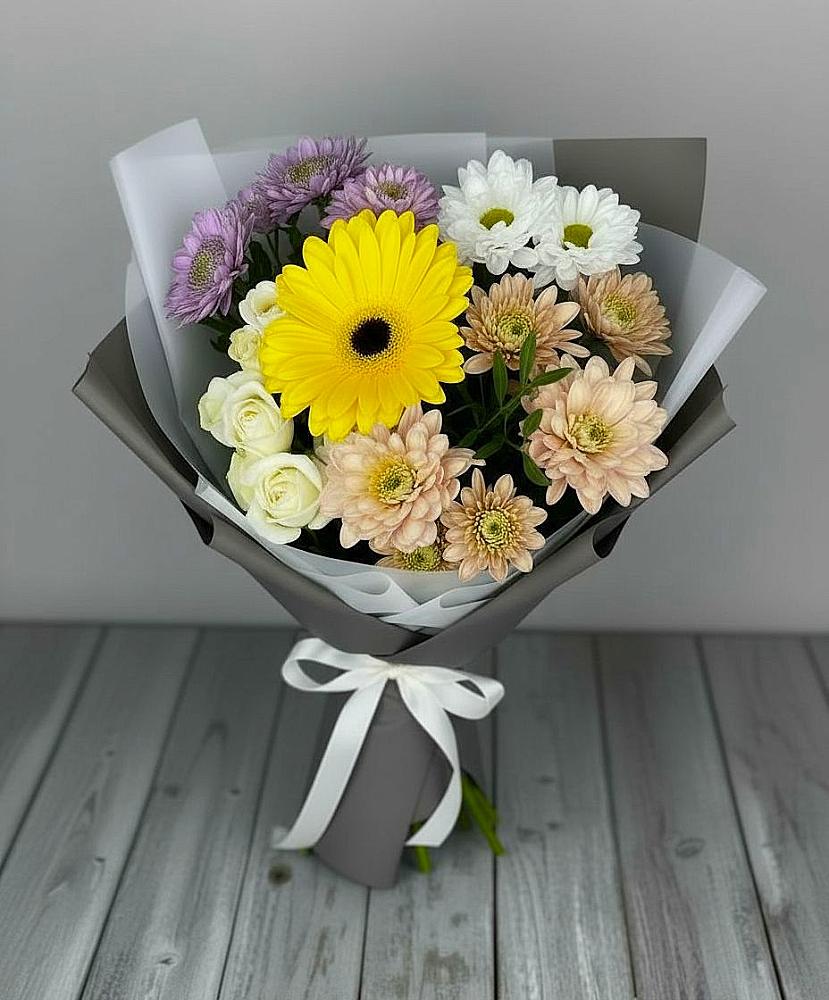 Букет цветов из: Розы, Герберы и Хризантемы в Задонске