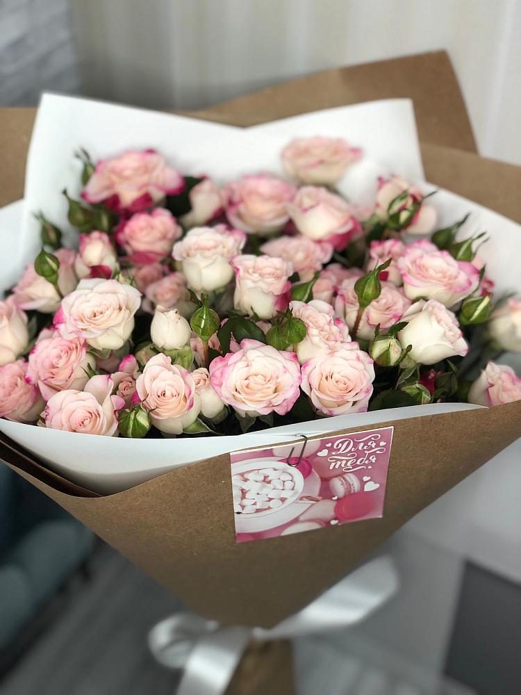 Букет цветов из: Розы в Задонске