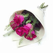 Букет цветов из:  Розы в Задонске