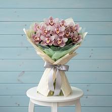 Букет цветов из:  Орхидеи и Розы #REPLACE_PRED# Задонске