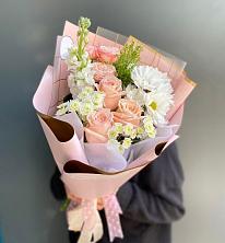 Букет цветов из:  Хризантемы и Розы в Задонске