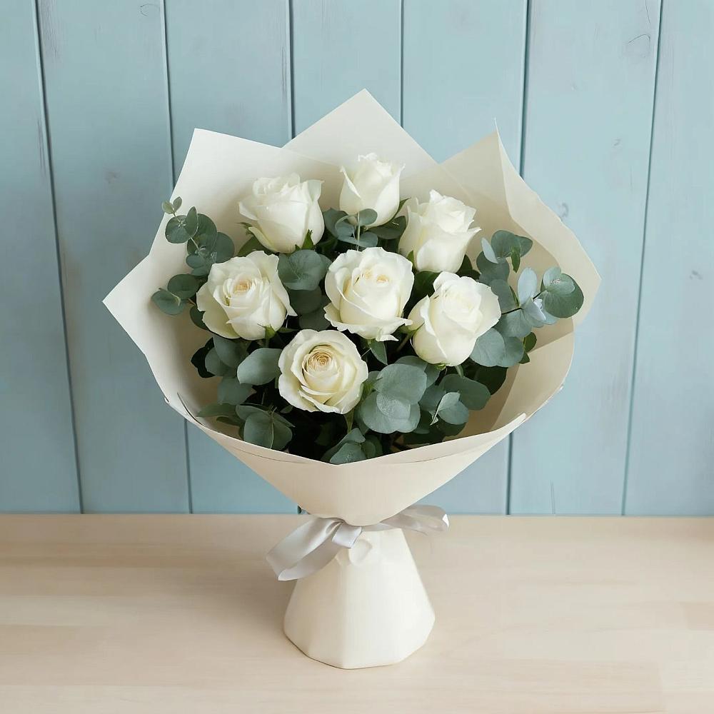 Букет Белые розы в Эвкалипте в Задонске