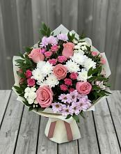 Букет цветов из:  Альстромерии, Гвоздики, Розы и Хризантемы в Задонске