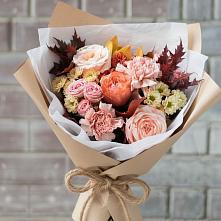 Букет цветов из:  Гвоздики, Хризантемы и Розы в Задонске
