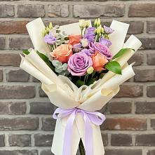 Букет цветов из:  Лизиантусы и Розы #REPLACE_PRED# Задонске