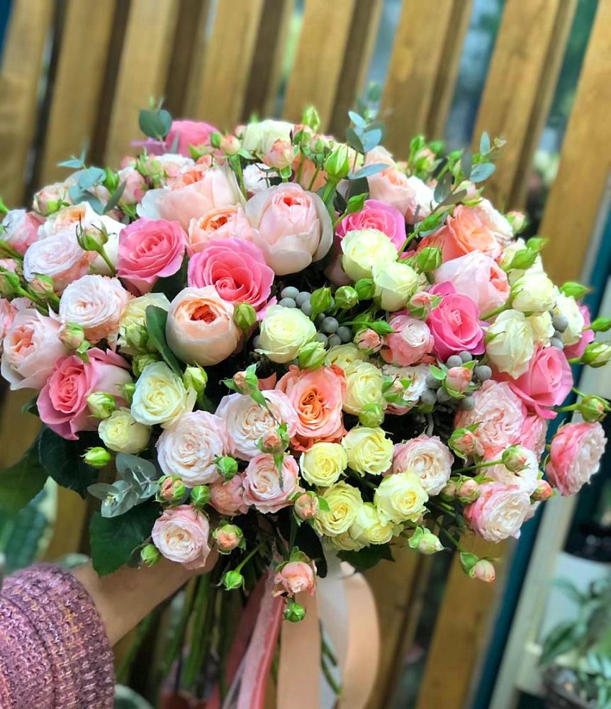 Букет цветов из: Розы в Задонске