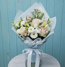 Букет цветов из:  Розы и Лизиантусы в Задонске
