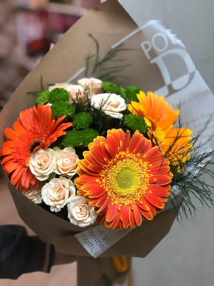 Букет цветов из: Герберы, Хризантемы и Розы в Задонске