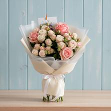 Букет цветов из:  Розы в Задонске