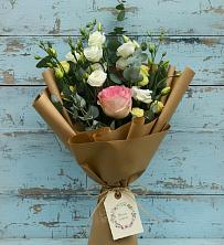 Букет цветов из:  Розы и Лизиантусы в Задонске